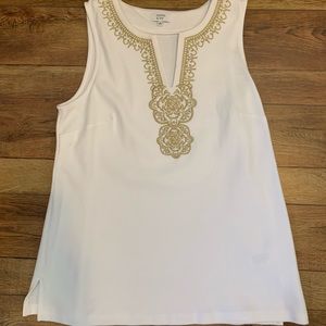 Crown and Ivy white top